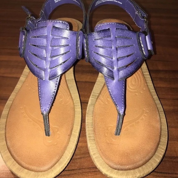purple clarks flip flops